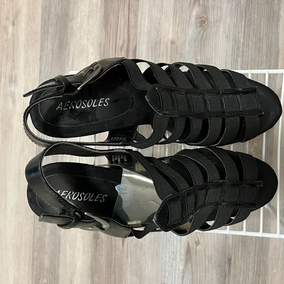 AEROSOLES Shoes - AEROSOLES Black Strappy Strechy Sandals With Chunk Heal